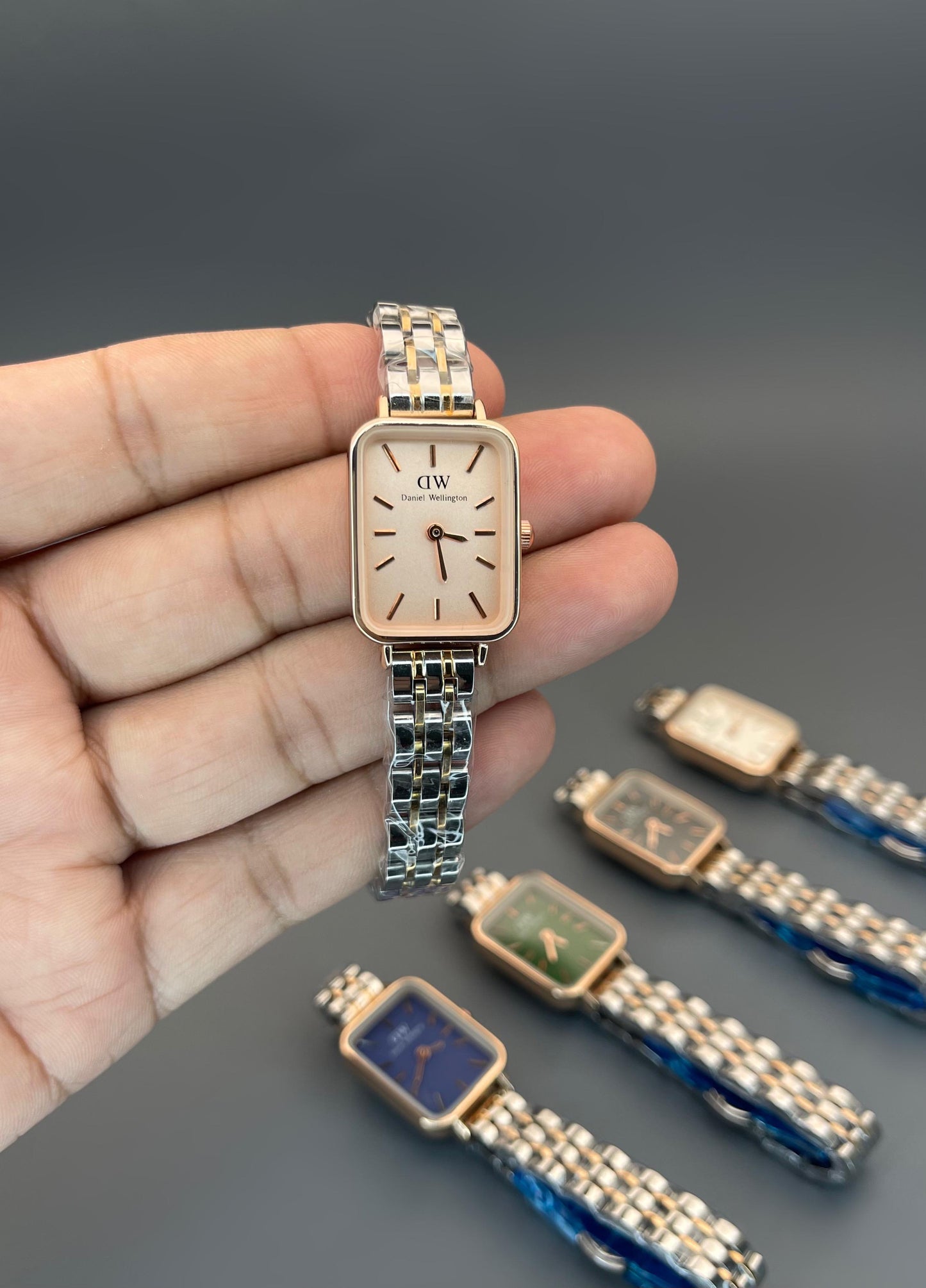 DWD LADIES CHAIN WATCH