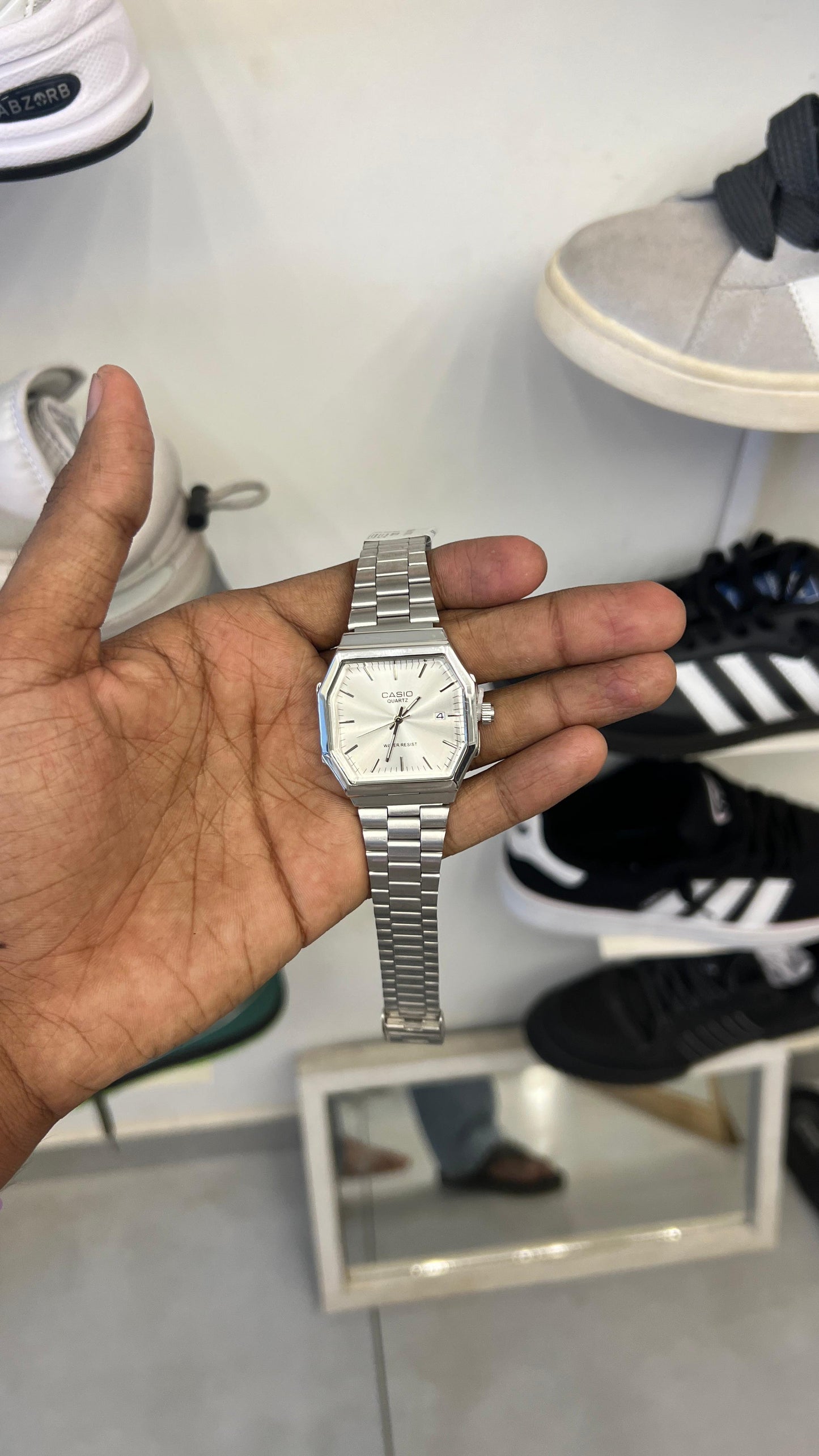 HEXAGON DIAL CHAIN WATCH