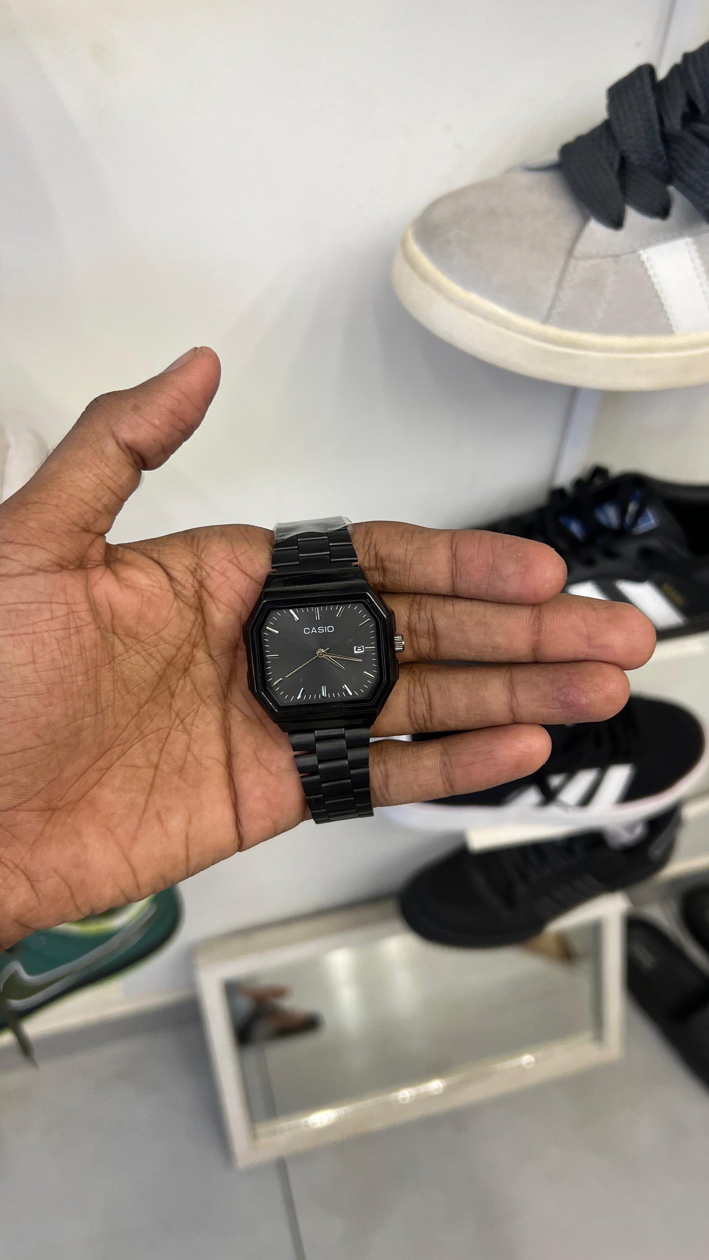 HEXAGON DIAL CHAIN WATCH
