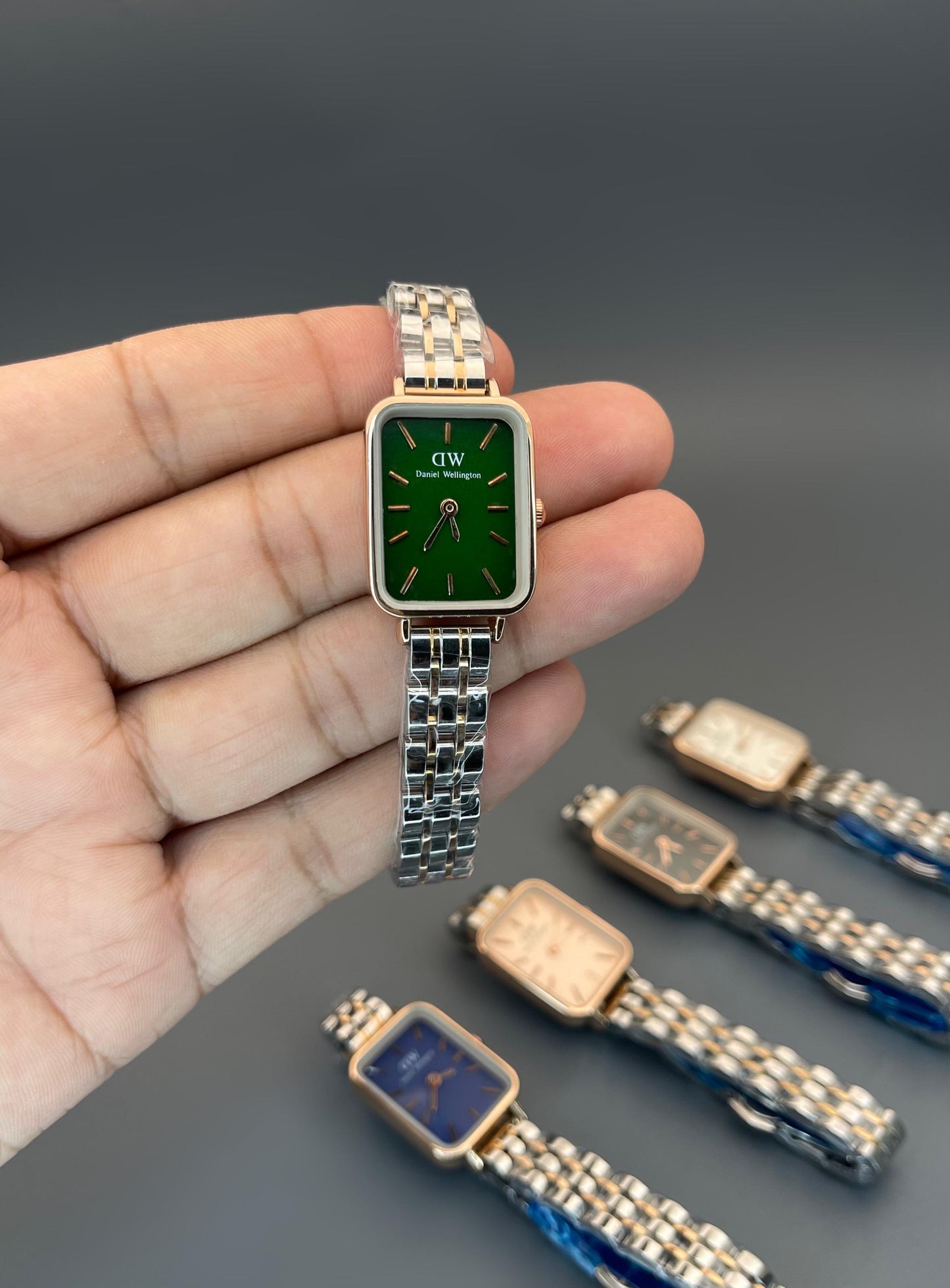 DWD LADIES CHAIN WATCH