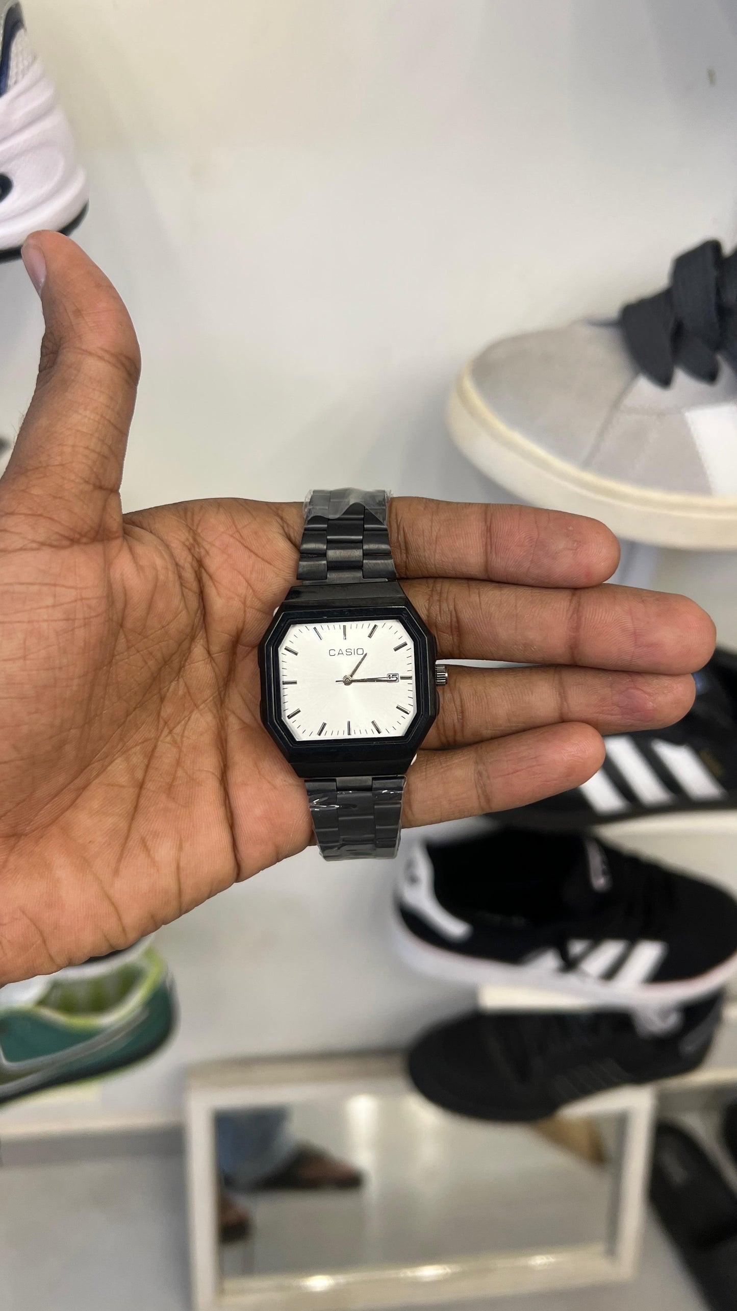 HEXAGON DIAL CHAIN WATCH