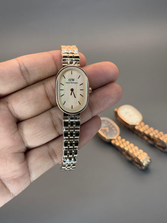 DWD LADIES CHAIN WATCH